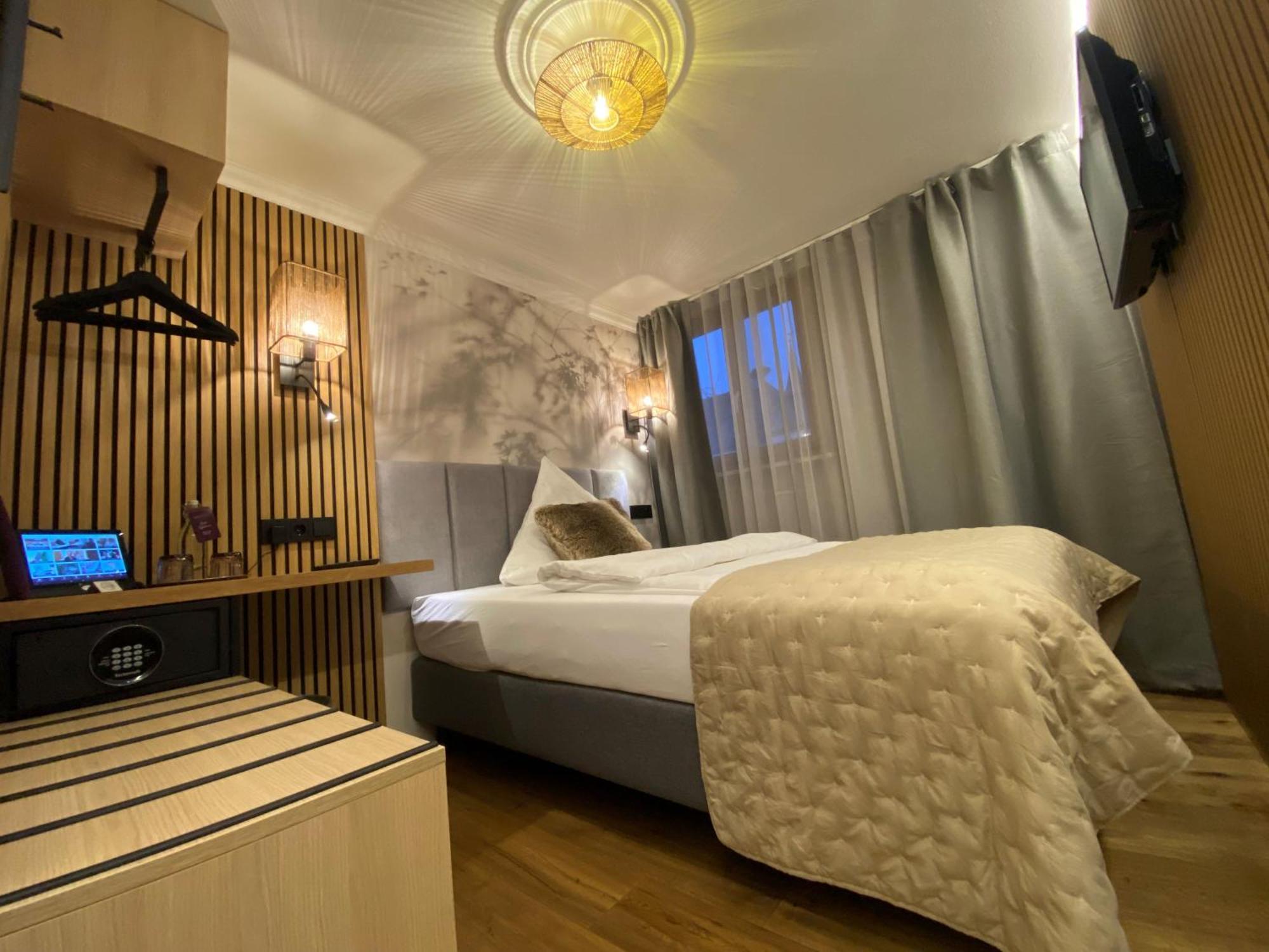 Boutique - Hotel Zum Schloss 阿姆特采尔 外观 照片