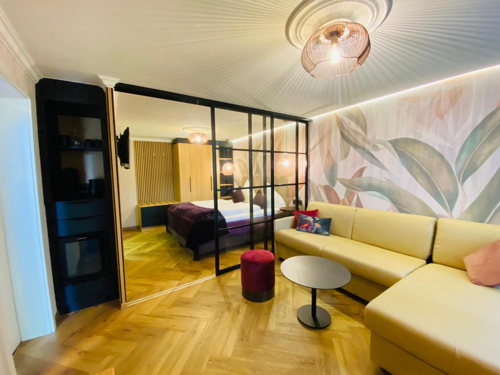 Boutique - Hotel Zum Schloss 阿姆特采尔 外观 照片