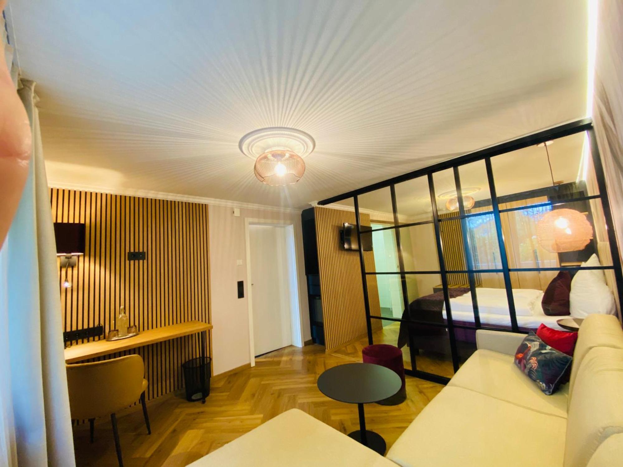 Boutique - Hotel Zum Schloss 阿姆特采尔 外观 照片
