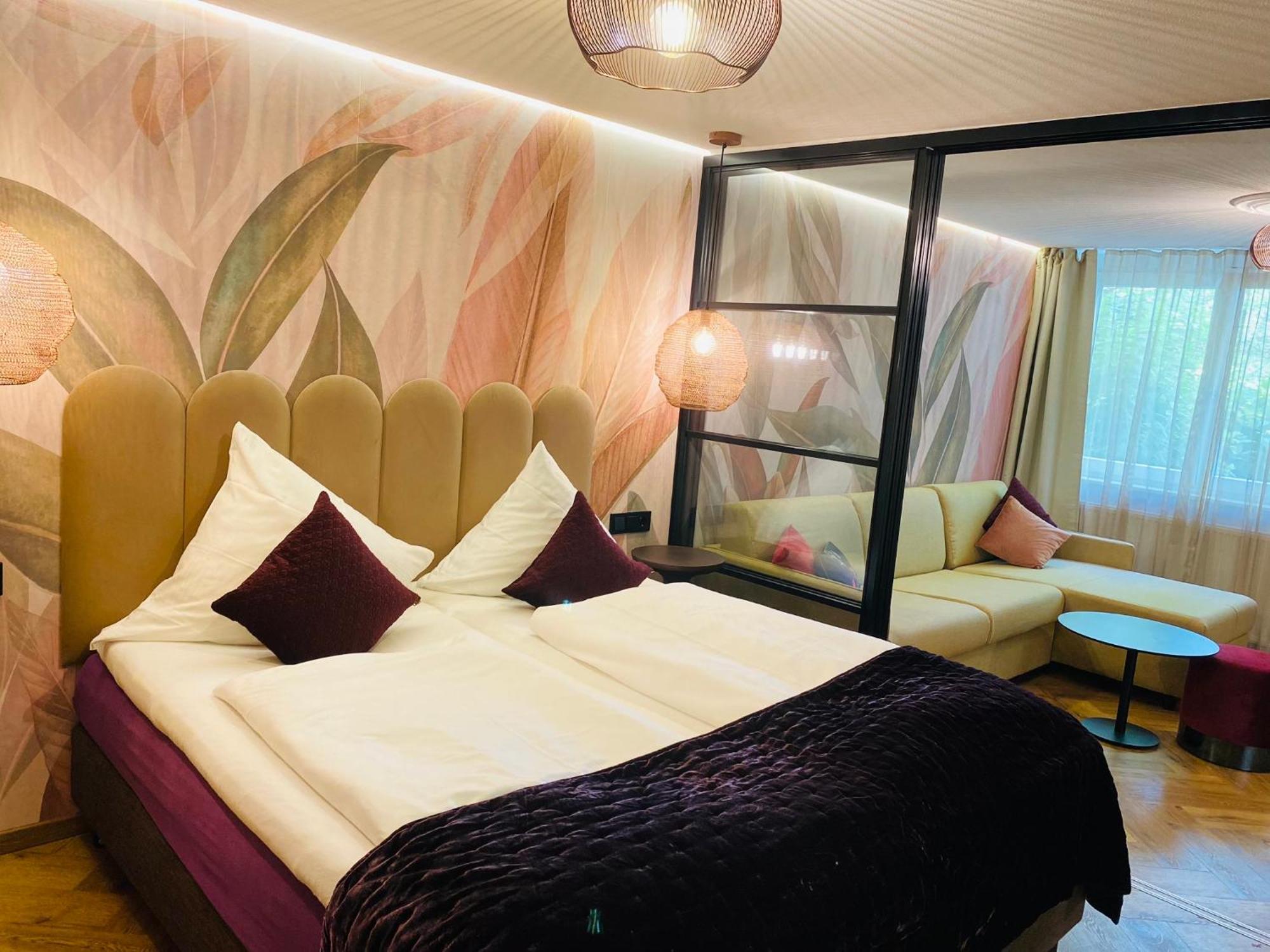 Boutique - Hotel Zum Schloss 阿姆特采尔 外观 照片
